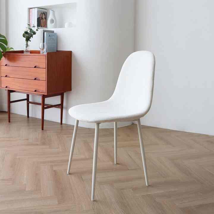 BUCCLE エッグチェア