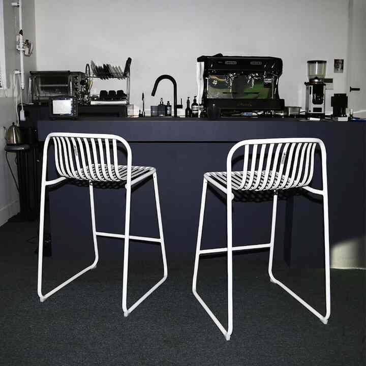 Cona 鉄製バーチェア［3色］