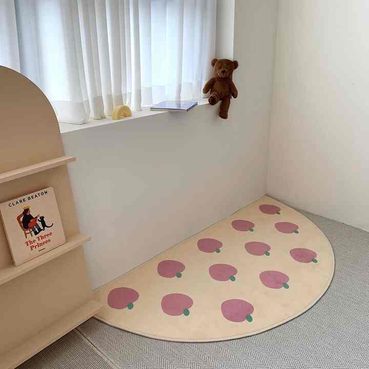 リンゴ 半円形 ラグ