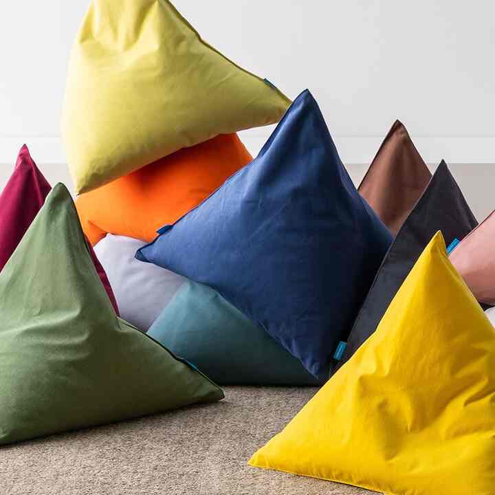 ビーズクッション ピラミッド 301C［15色］