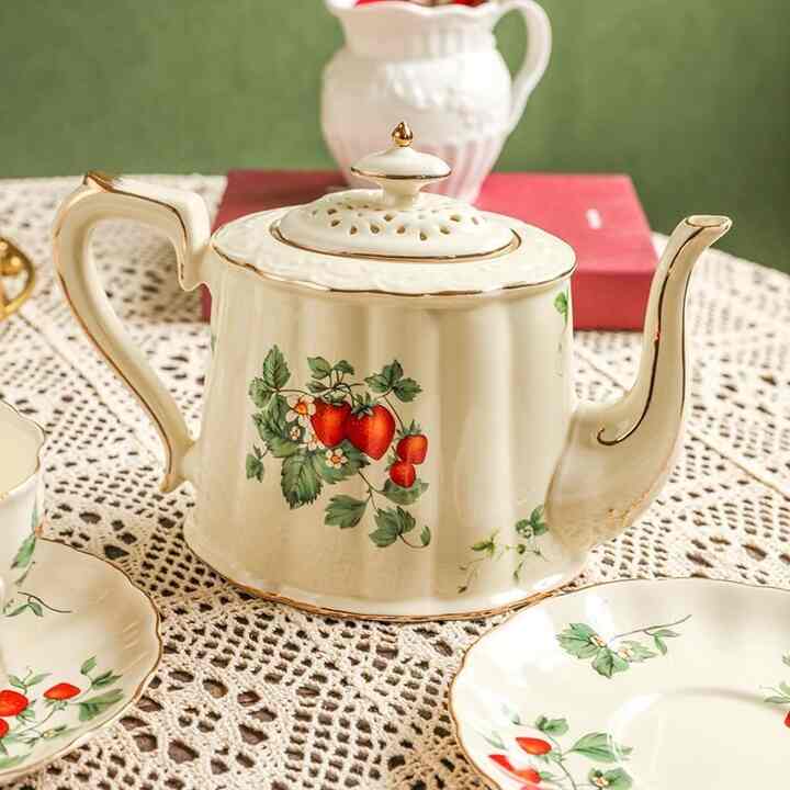 Strawberry ティーポット