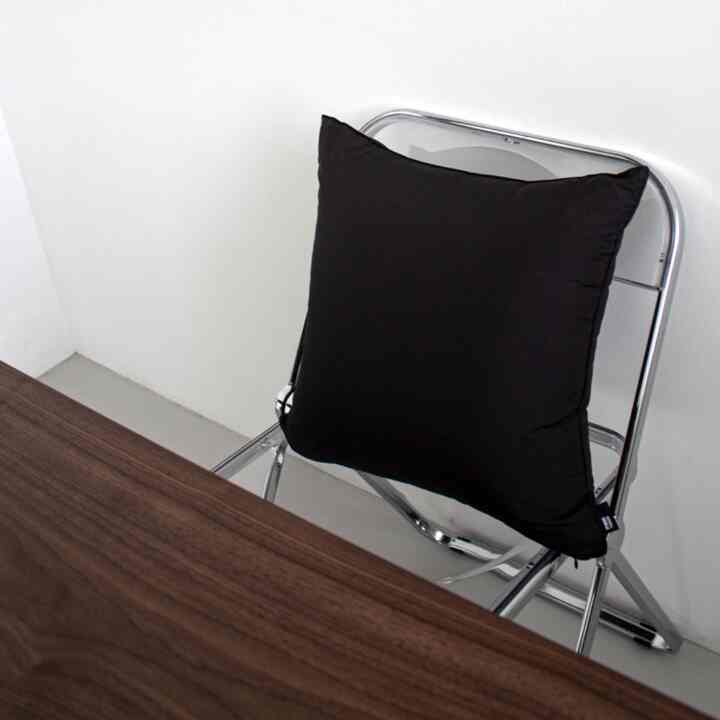 Black micro クッション