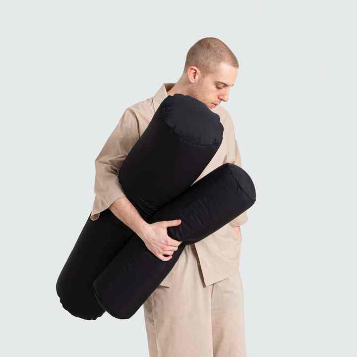 Black micro ロールクッション［2サイズ］