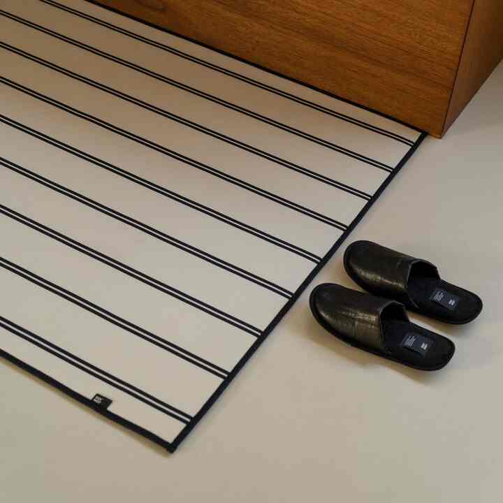 ストライプ ラグ ブラック［2サイズ］