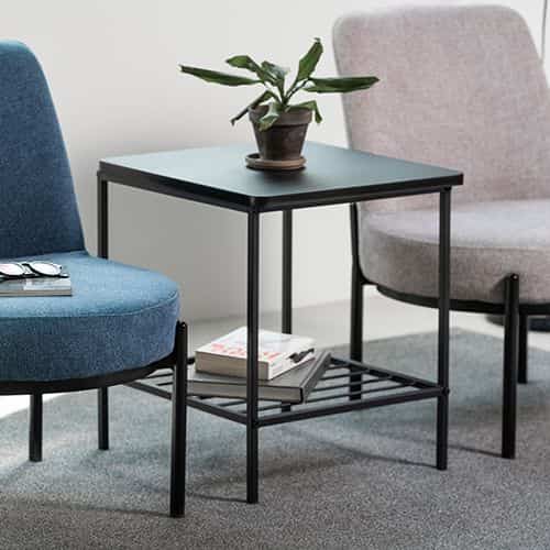 サイドテーブル