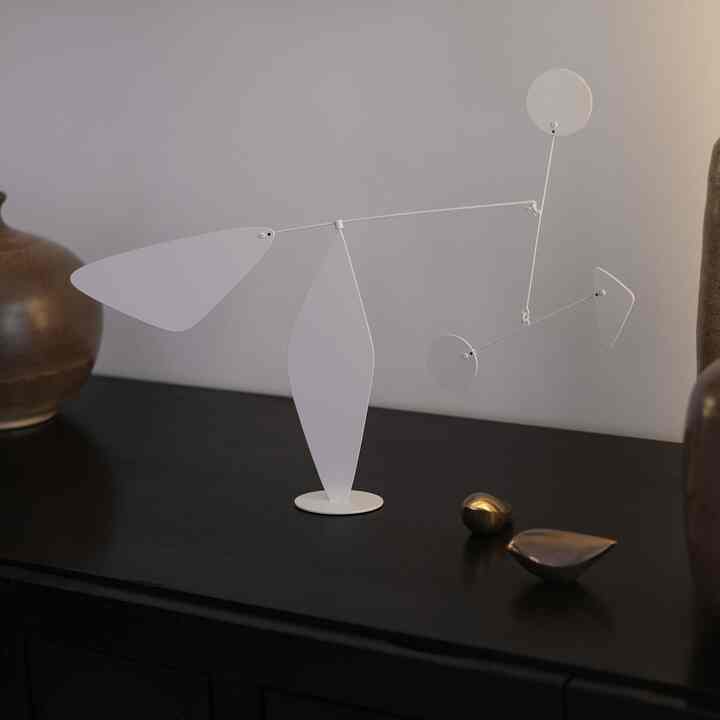 Calvi スタンディング モビール