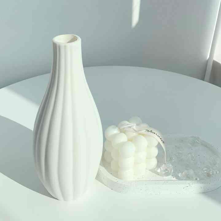 ホワイト セラミック 花瓶