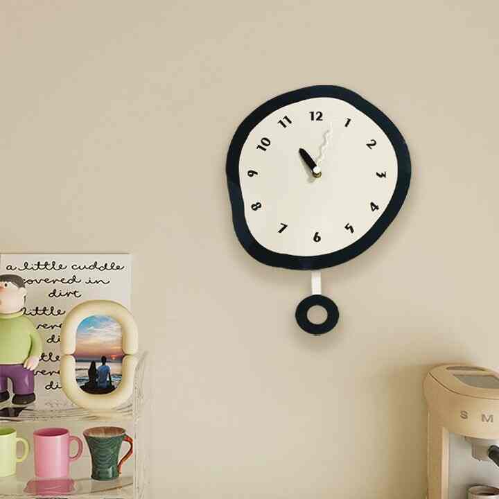 atypical cicle swing 壁掛け時計［3色］