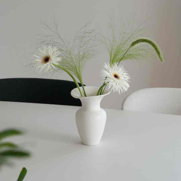 Curvy Vase High - Pearl White