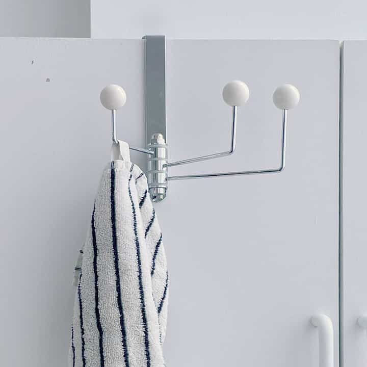 シュークリーム 回転式 3連ドア掛けフック［7色］