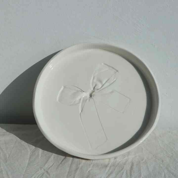 Big ribbon plate