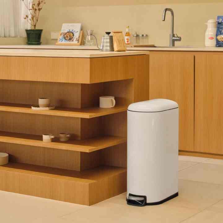 ペダル式 ゴミ箱 スリム 30L［2色］