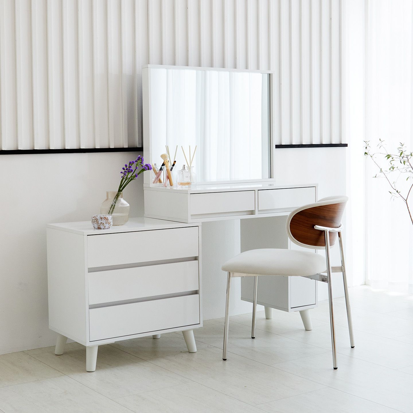 ドレッサー・コンソール｜おしゃれ収納・省スペースに役立つ家具が豊富