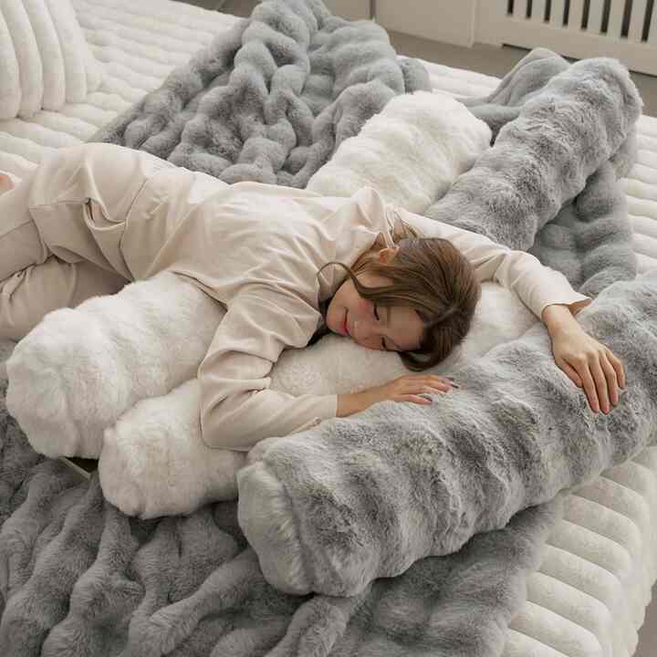 【中身付き】MINK LATTE ボディピロー［2色・3サイズ］