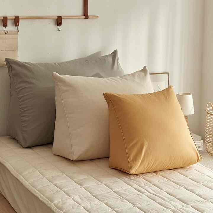 Daily 三角背もたれクッション［3色・3サイズ］