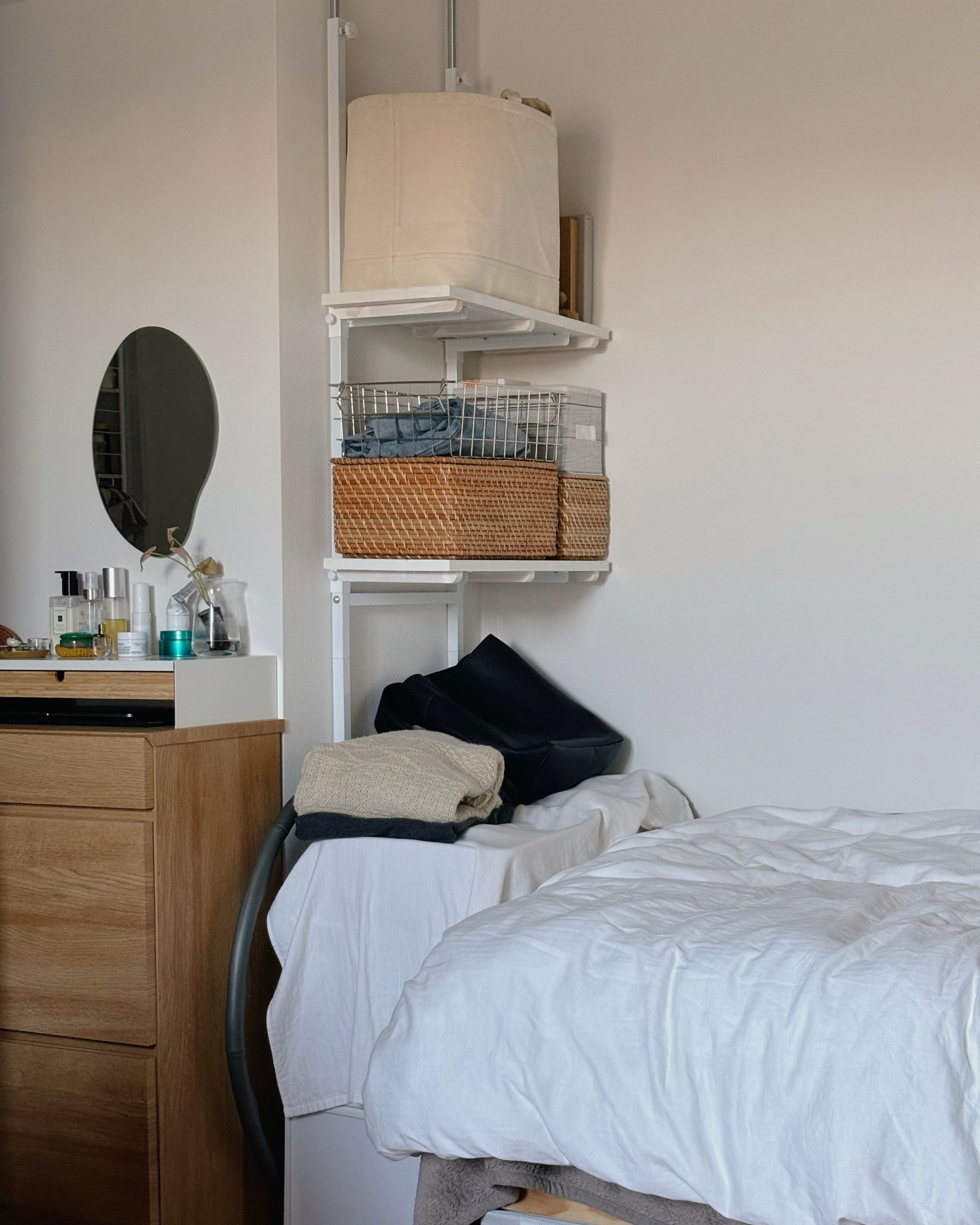 ELLOVEN エロヴェン モニタースタンド 引き出し付き［2色］を使った