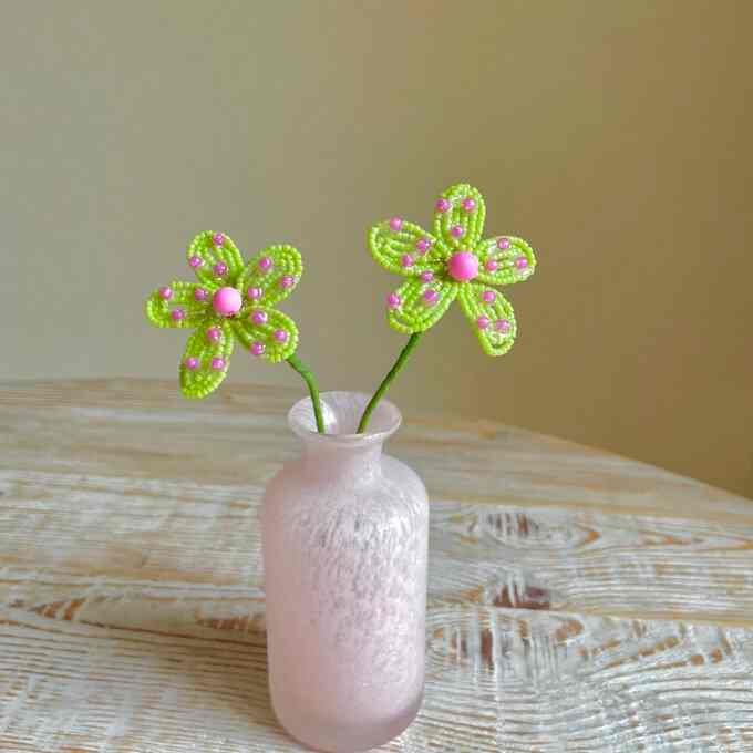 ビーズフラワー つぶつぶドット ピンク×キミドリ