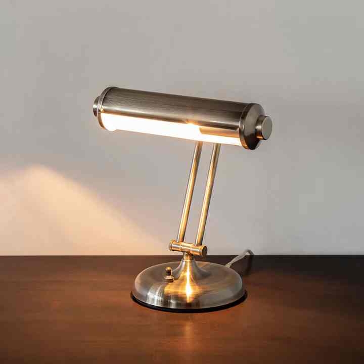 Retro × Gold Compact Desk Light