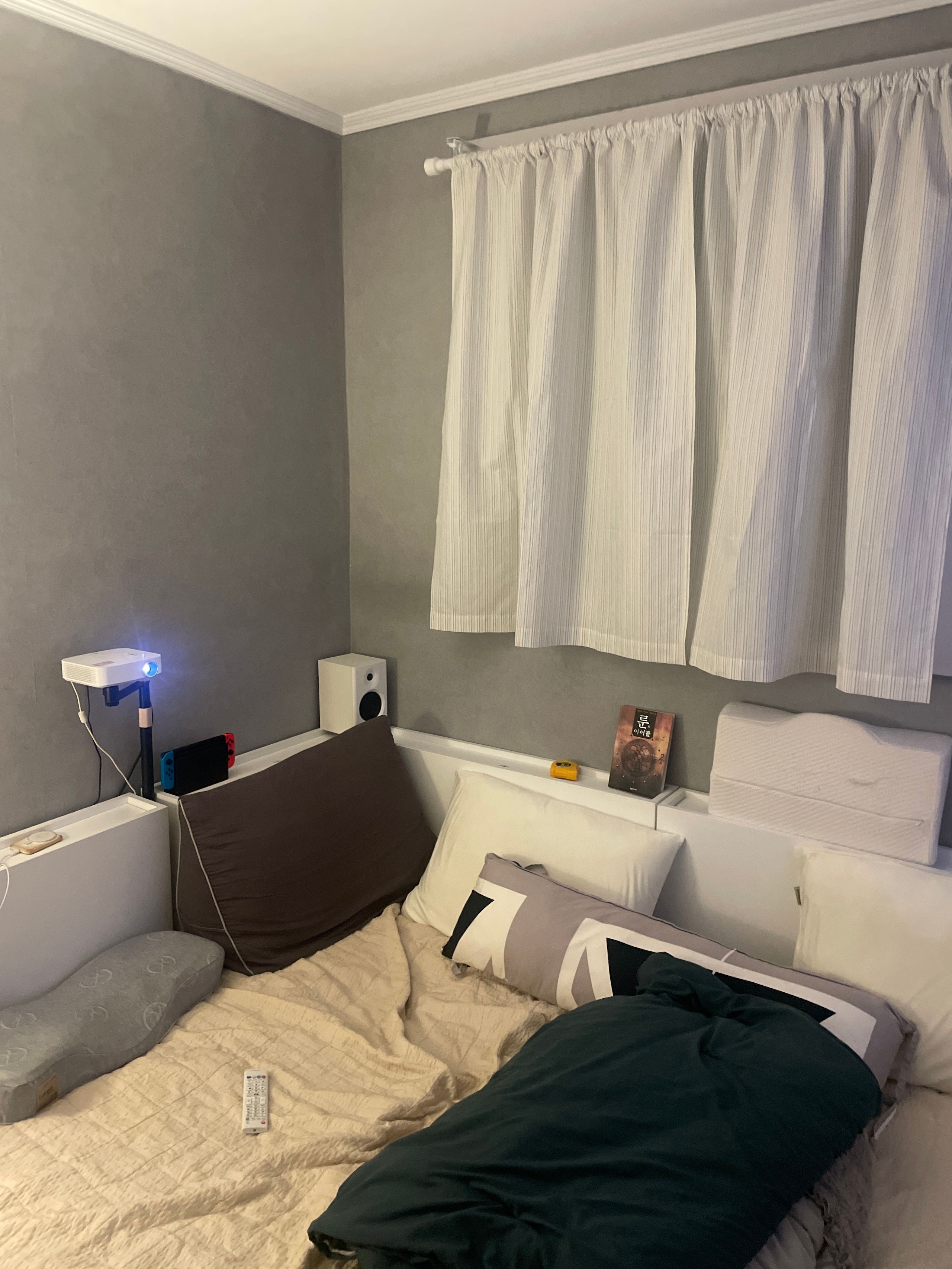 Slim Headboard Storage Shelf user photo