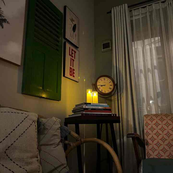 Night Mode

Ruang tamu, dengan pemilihan homedecor yg personal & furniture yg ramping agar ruangan terkesan santai & lebih luas.

Plusss saat malam bisa memanfaatkan lighting dari lampu2 tambahan bikin makin cantik. Coba deh matikan lampu utama dan nyalahkan berbagai lampu tambahan yg kalian punya 😃 jd makin romantis vibesnya.

#lilin #lampuled #lampuruangan #candle #walldecor #kursirotan #ruanganterbatas  #ruangcompat #personaldecor #dekorasi #nightmode #ruangtamu #nightmode #lighting