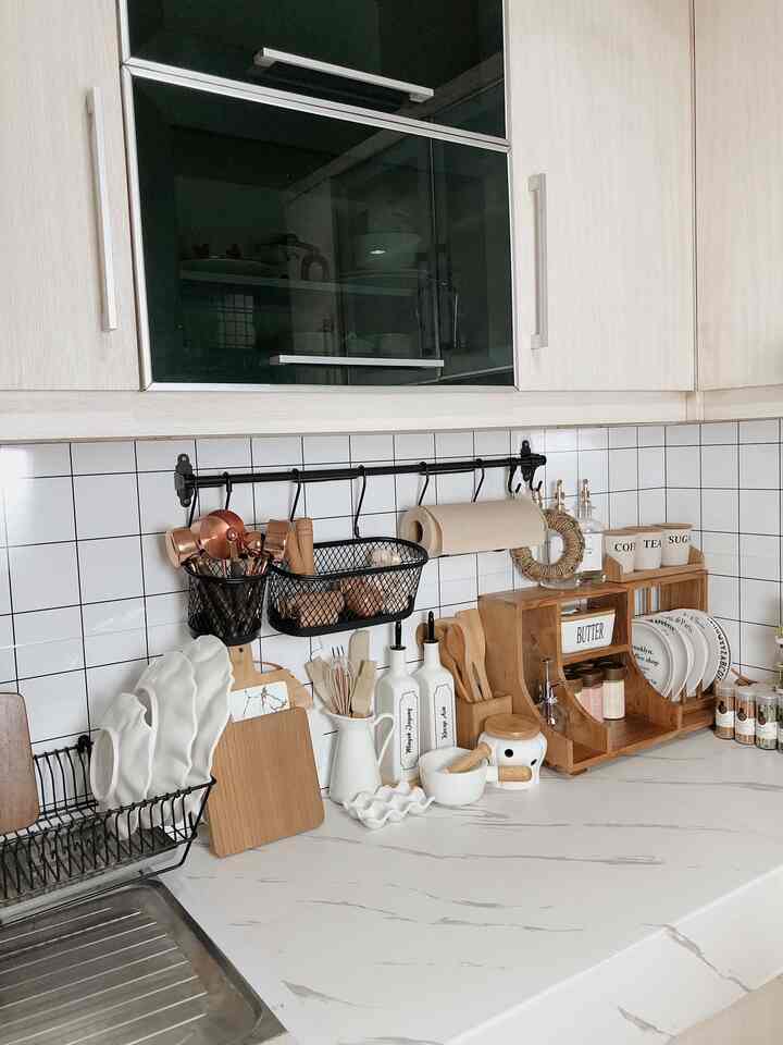 #MaterialRenovasi #MaterialMurah

I also didn't expect this section to look so aesthetic, neat and clean, even though I only installed this white vinyl wall which costs around 10 thousand per sheet, it can make this section's ambiance look beautiful, as well as the table top, I only use paper siker, where the price is still affordable but my table top looks beautiful

#kitchenorganization #dapurminimalis #rakestetik #toplesbumbu #perintilanestetik #affordable #pengeringperalatanmakanestetik #wallvinyl
#Japandi #Koreanstyle #Scandinavian