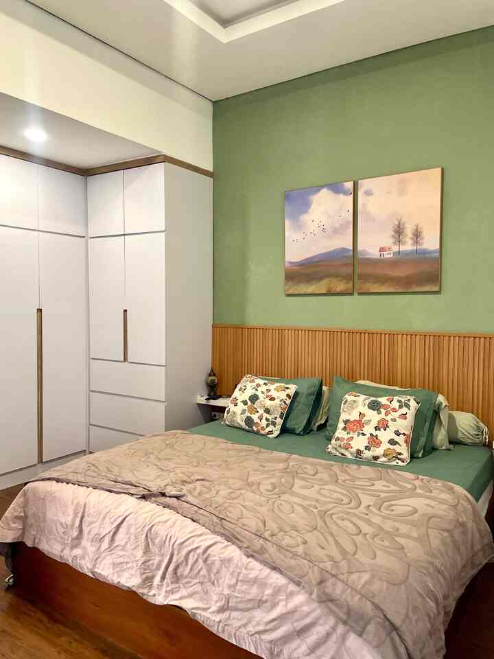 My way of making a comfortable #bedroom is by using an In The Box mattress that has an Extra Cool Gel Memory foam feature on its soft top layer and has a material that makes the mattress feel cool and super comfortable.

In addition, the selection of #seprei and #duvet materials greatly affects the quality of sleep so that everything on the mattress must use quality materials

#SpringBedMatthew #Dipan #WPC #BedroomStyling #InspirasiKamar