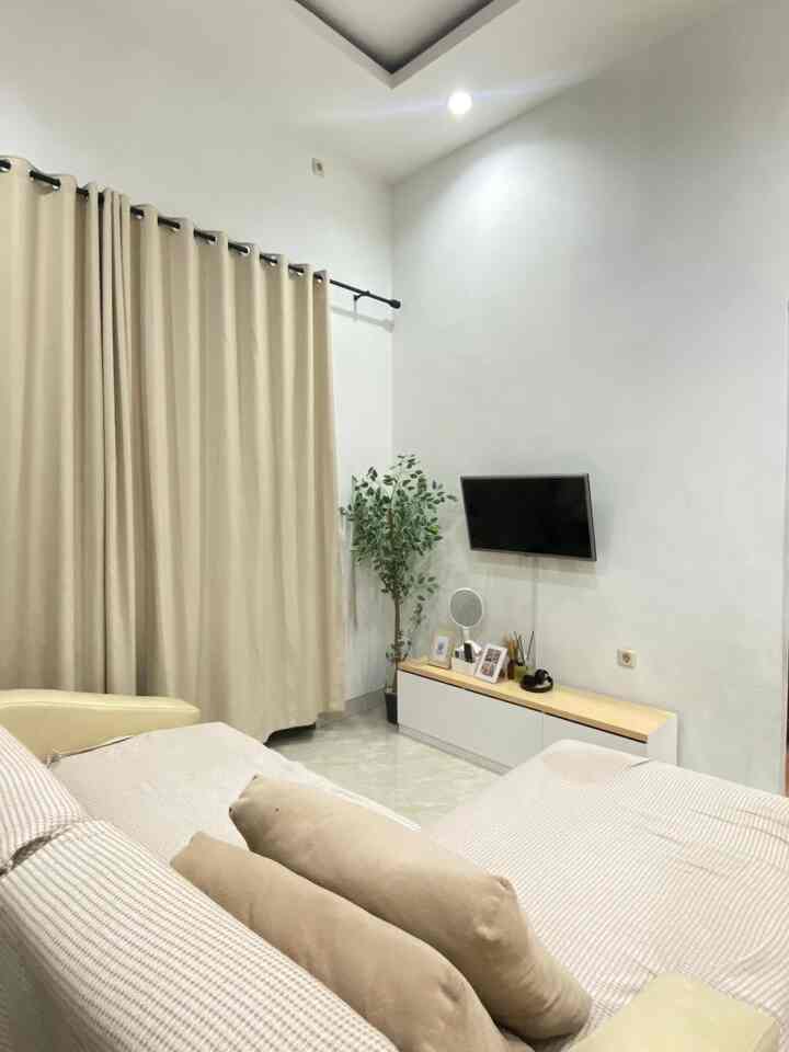 Kembali lagi ke tuang tv dirumahku.. simple aja belum ada tambahan dekorasii lain, tapi ruangan ini sangat nyaman untuk quality time bersama keluarga 🥰  #ruangtv #inspirasiruangtv #livingroom #inspirasilivingroom #rumahsederhana #rumahminimalis #rumahsegaris 
