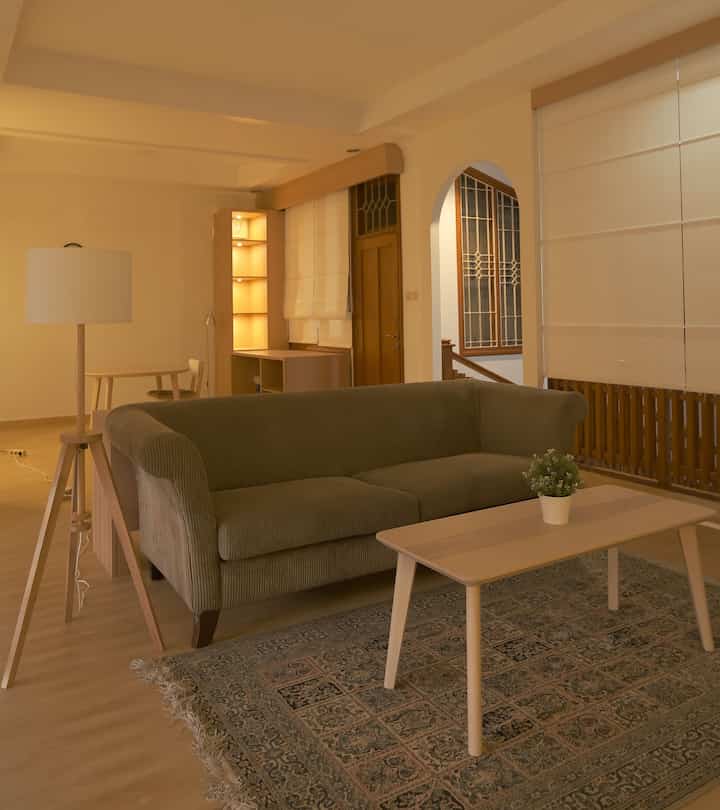 The main theme of the style of this room is Korean modern with shades of wood and white.

I chose this style because it is simpler and the white color makes the room feel spacious.

Decorative elements that support this style are wood and white shades in the room, accompanied by not too many various items.

#koreaninterior #koreanaesthetic #koreanmodern #roomdecorinspo #homedecorinspo #aesthetichomedecor