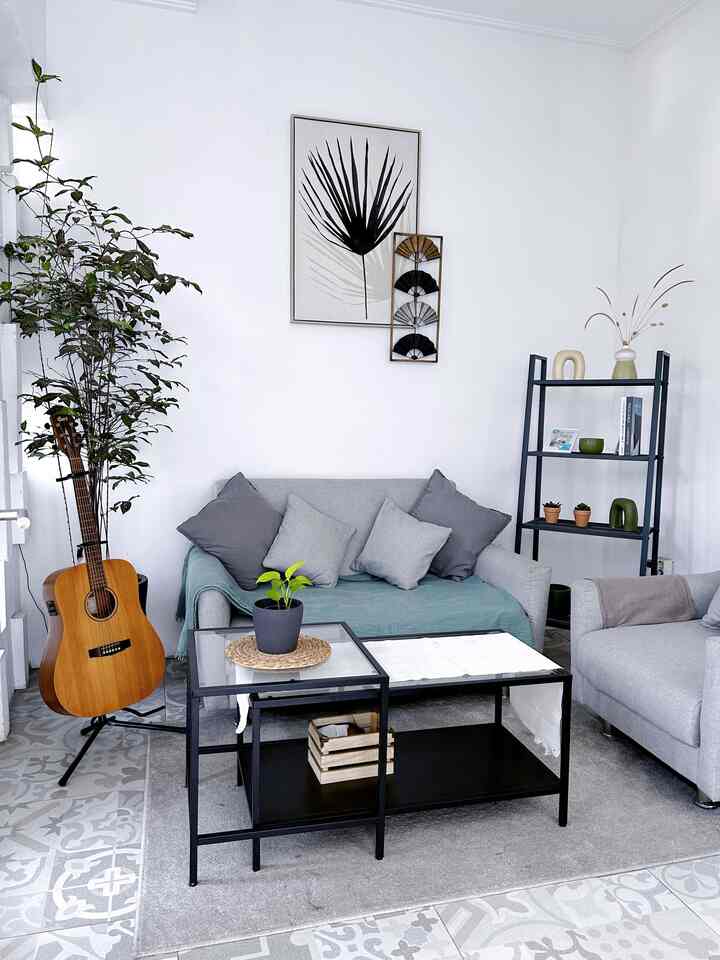 Sebetulnya untuk pemilihan interior di #boemisaturnus kami memilih tema yg timeless dan nyaman saja tetapi jika dilihat perpaduan yg kami pilih banyaknya bergaya #scandinavian dan #industrial karena menurut kami tema ini cocok diaplikasikan di rumah kami. #homedecorinspo #aesthetichomedecor