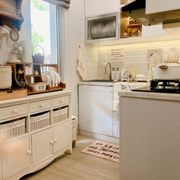 SAY Little Kitchen • mendominasi warna creamy di buat agar terlihat lebih luas dengan perpaduan modern mix dengan classic + sentuhan woody dan terrazo di kabinet dapur + aku suka sekali dengan perpiringan cantik ala Korea 🫶🏻 jadi spot fav ku kitchen di SAY Little Home #kitchen #dapur #dapurkecil #dapurclassic #dapurminimalis #dapurmungil #terrazo #minimalis #homedecor #classic 