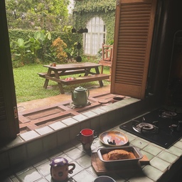 Focal point di dapur baru wowi adalah konsep “warung” dengan detail rustic keramik dan kayu jati. 
#kitchenstyling
#kitchendecorideas
#kitchenmakeover