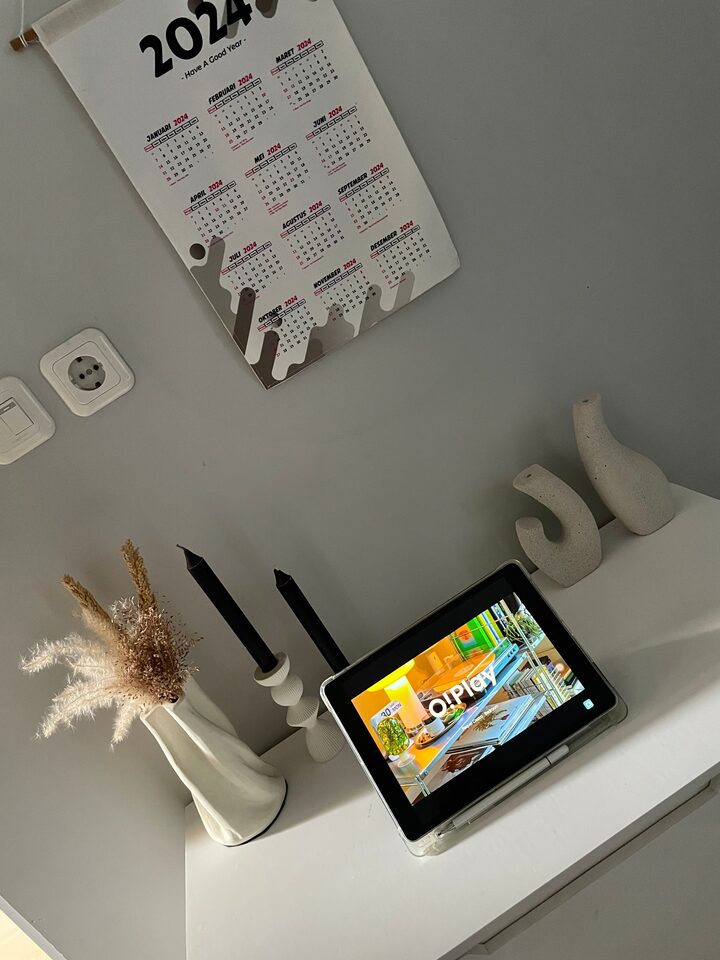 short form carousel card thumbnail