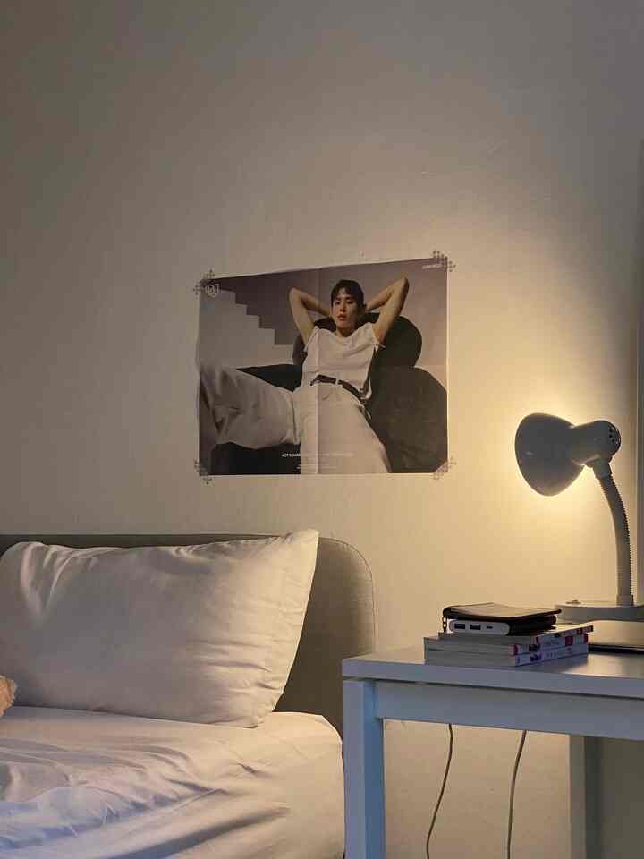 gerbang sempurna dari kota yang bising dan kemacetan lalu lintas. memang investasi yang bagus untuk gadis introvert #minimalist #koreanstyle #kamartidur #tangsel #nightvibe #decorinspo