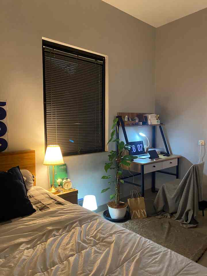 #labeloftones - in creating complexity lighting ambience at night.

ambience atau suasana ruang yang komplek di malam hari tak lepas dari pencahayaan. lampu merupakan item penting dalam menentukan suasana ruang yang baik. pemilihan lampu dengan intensitas pendar cahaya yang sectional dan beragam dapat memberikan suasana spesial di setiap sudut ruang. 

sebagai arsitek dan desainer interior, lampu merupakan hal penting untuk menciptakan ruang yang baik dan tidak monoton dengan pemilihan lampu dan suhu warna yang tepat.
yuk tetangga, ciptakan ruang kamu jadi lebih spesial dengan pemilihan lampu yang tepat! cheers 🥂

#aesthetichomedecor #homedecor #lightingdecoration #lightingdesign #interiordesign #midcenturymodern #roomdecor #roomdecorinspo #aestheticroom