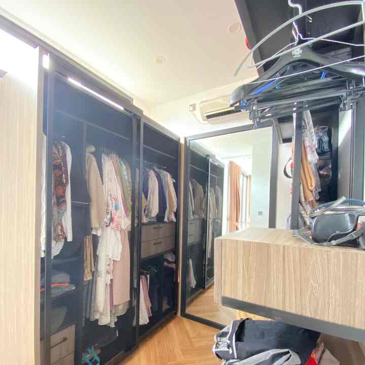Tema bebas kali ini aq tampilin wardrobe. Wardrobe ini ada di kamar utama, dan lagi2 karena tema rumah industrial. Jadilah qt search2 model2 wardrobe industrial, dan voila!! jadilah wardrobe ala2 industrial🥰

#stylewardrobe
#wardrobeindustrial
#decorwardrobe
#industrialhome
#homedecor
#decorwardrobe
#lemariindustrial