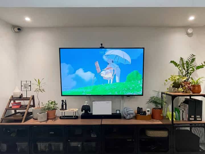 Sedikit-sedikit merubah living room jadi jungle. Dari dulu suka banget dengan ruangan yang banyak decor indoor plant. 
#livingroomstyling #livingroomdecor #livingroommakeover #decor #decoration #decorinspiration #decorideas #decorinspo #plants #livealone #rumahcluster