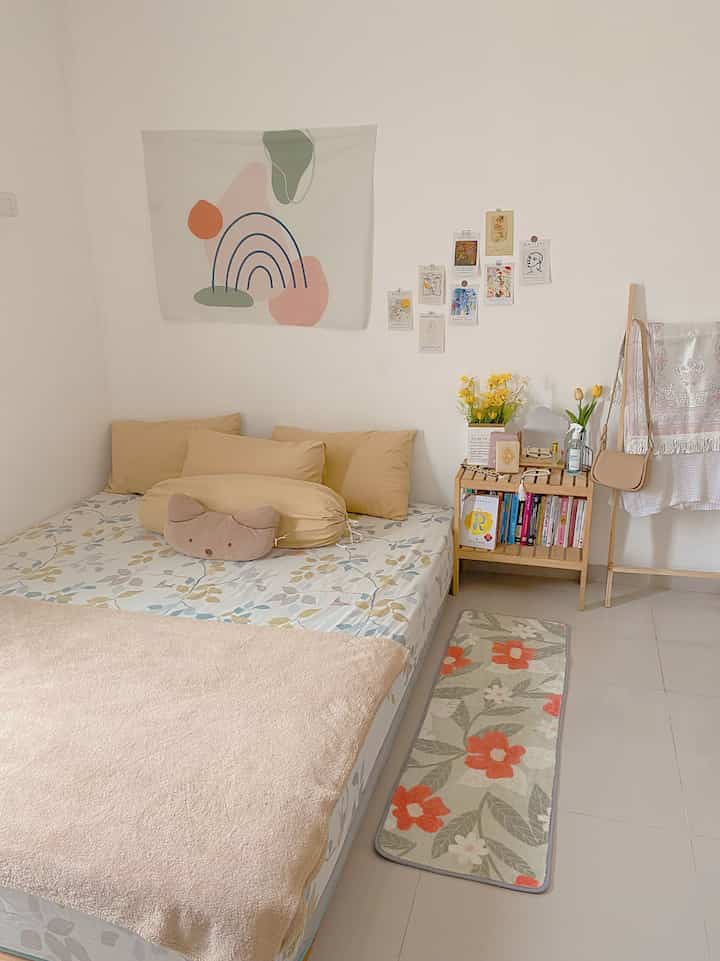 Kamar tidur gaya Korea 🫶🏻🪴🌷🕯️🤍

#bedroomideas #bedroomdecoration #decorlowbudget #koreanstyle #jakarta #28m2 #aparthouse #rumahmungil #decorlowbudget
