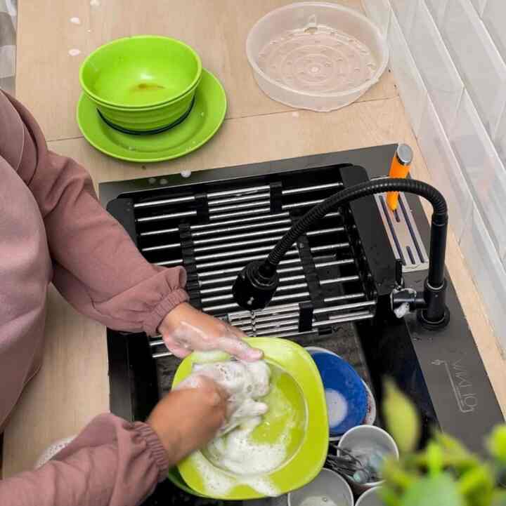 Ruangan yang bikin para istri bekerja tanpa beres yaaa..

Dimana para istri membuat sarapan beresin cucian piring, salah satu tempat paling nyaman untuk duduk santai menikmati sinat matahari.

#rumahminimalist
#bandung
#kitchen
#rumahdalamgang
#minimalist