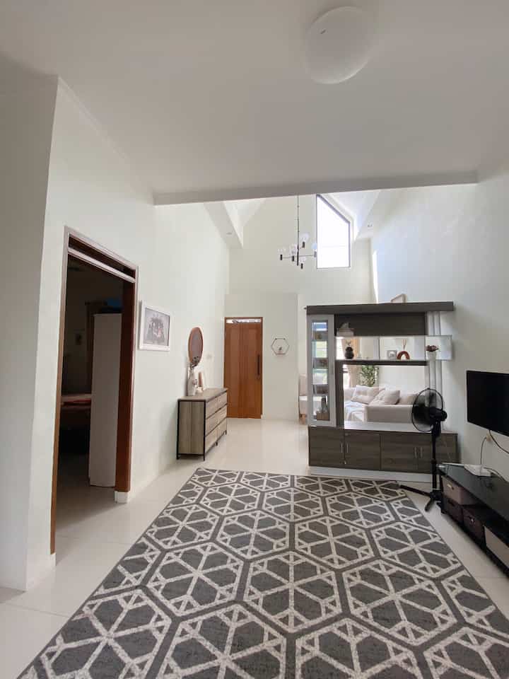 Ruang keluarga, ruang tv, ruang bersama.
#livingwithkids #ruangtamu #ruangtv #scandinavian #rumahmini #inspirasiruangtv #bandung