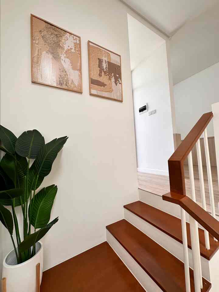 Bordes menuju lantai 2 🤗

#Tangga
#Japandiinterior
#JapandiStyle
#livewithkids
#RumahGayajapandi
#bordestangga