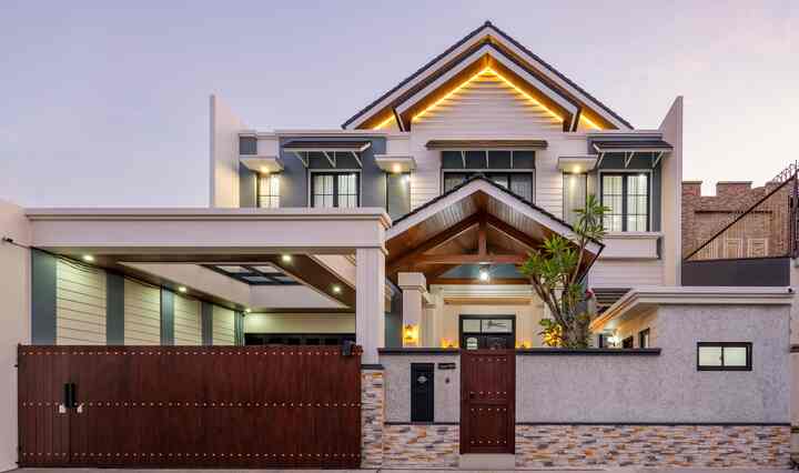 Halo.. ini adalah penampakan senja menjelang malam di rumahku.. banyak lampu tp jarang dinyalain 🤭
#NightVibe
#LightingIdeas
#LightingInspiration
#fasadrumah
#desainrumah