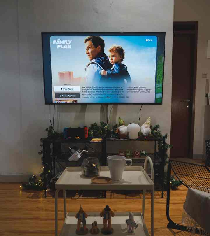 Di hari libur menghabiskan waktu nonton movie🍿🎥

#movienight #livingroom #midcenturymodern #rumahdeveloper #rumahcluster #livingroominspiration