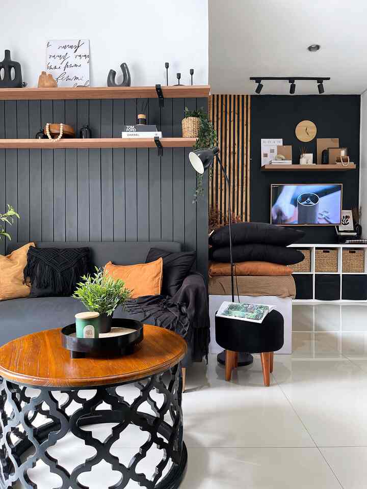 ➖ POV : 
Sabtu Pagi tadi baru selesai beres-beres.

nggak kerasa besok udah hari terakhir 2023 ya,
semoga semua wishlist rumah ini bisa pelan-pelan terpenuhi di tahun depan Aaammmiiinnn 😇🥰

#livingroom #ruangtamu #warmandbold #darkmoderninterior #rumahmungil #ruangtamumungil #rumahdeveloper #zarraawwrr #bandung #inspirasiruangtamu #dekorasiruangtamu