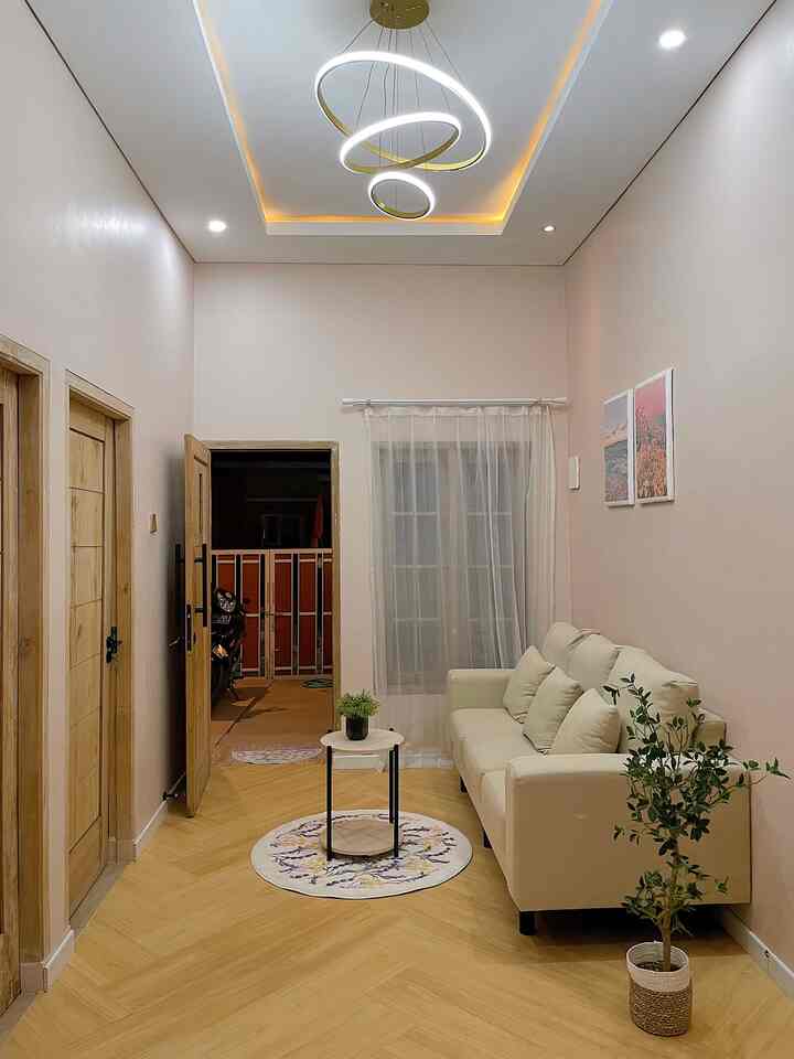 Ini night vibe di rumah_qinaz 🥰
Dirumah ini belum ada standing lamp
Jadi untuk ruang tamu masih mengandalkan pencahayaan lampu gantung, downlight dan spot light yang semuanya dari plafon

Untuk kamar pencahayaan ada dari lampu tidur disamping tempat tidur 😍

#nightvibe #LightingIdeas #lightinginspiration #rumahminimalis #rumahsubsisi #ruangtamu #decorlowbudget