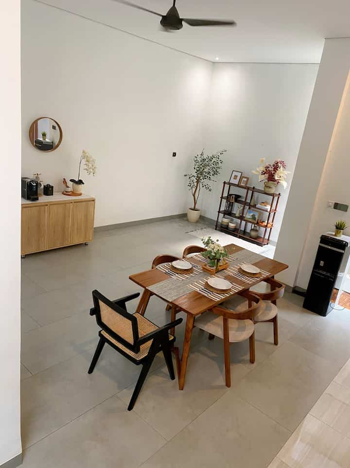 Ruang makan kami #ruangmakan #openspace #designrumah #homeinspo #depok #diningroom