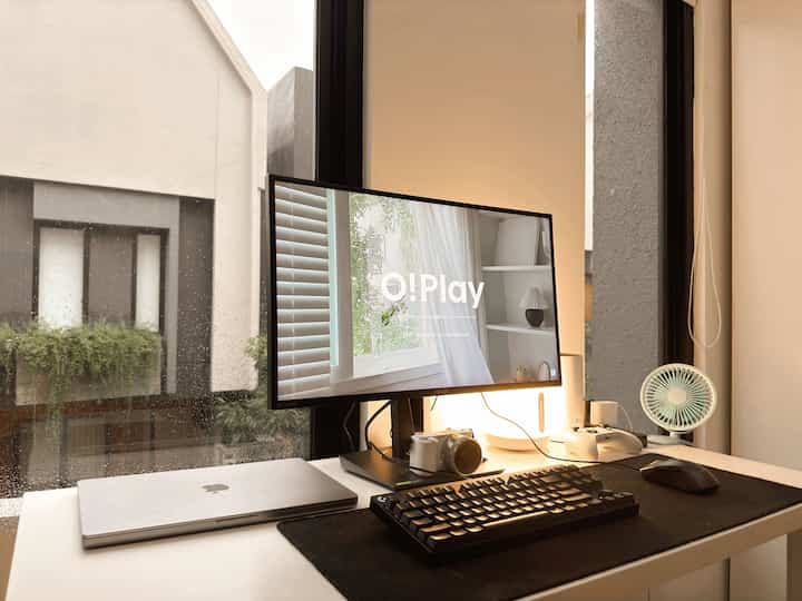 Workdesk di Rumah Jio💻🎮🖥️

Workdesk ini adalah tempat favoritnya papa Jio untuk kerja sekaligus main game. Pas banget suasana sore ini syahdu sekali. Hujan rintik-rintik ditambah dengerin lagu slow bener2 nenangin banget🥹🍃

#WorkDeskInspiration
#workingstationathome
#MejaKerja
#japandi
#RumahDeveloper
#WFHsetup