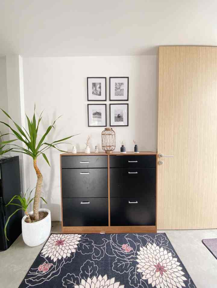 Salah satu spot fungsional selain bisa dijadikan drawer sebetulnya fungsi utamanya adalah rak sepatu 😁

#industrialdecor #modernhomedecor #drawerfungsional #raksepatufungsional #tropishouse #industrialhouse 