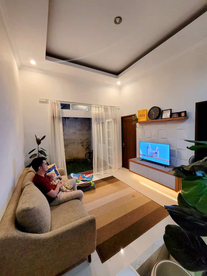 Tonight, my house speaks with soft light and a serene atmosphere. 🌙✨ Show your favorite night vibe with #NightVibe. What makes your night special?
#LightingIdeas
#LightingInspiration
#CozyAtHome
#NightIn