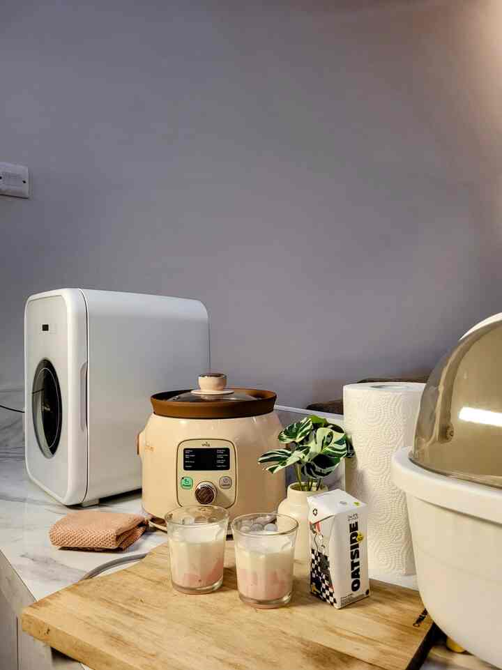 Tonight, enjoy night vibes at home with two special drink creations while enjoying your favorite shows on TV. 🌙🍹✨
#NightVibe
#CozyAtHome
#MovieNight
#80m2
#homevibes