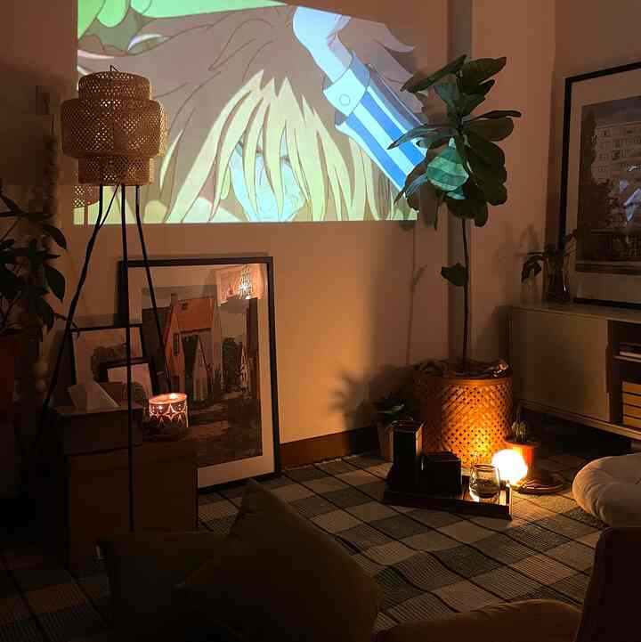 Night vibes area livingroom dan bedroom.
Agar tidak terlalu gelap, ak menambahkan ambience light dan aromatic candle dibeberapa titik. Ini untuk settingan ketika menonton dengan projector.
Suasana jadi syahdu dan relax
#NightVibe
#LightingIdeas
#LightingInspiration #selasarapt #tinyapartment #roomdecor
#inspirasilampuma #movietime 